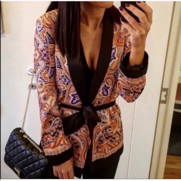 Zara Paisley Printed Laped Collar Flowy Blazer - Picture 5 of 13